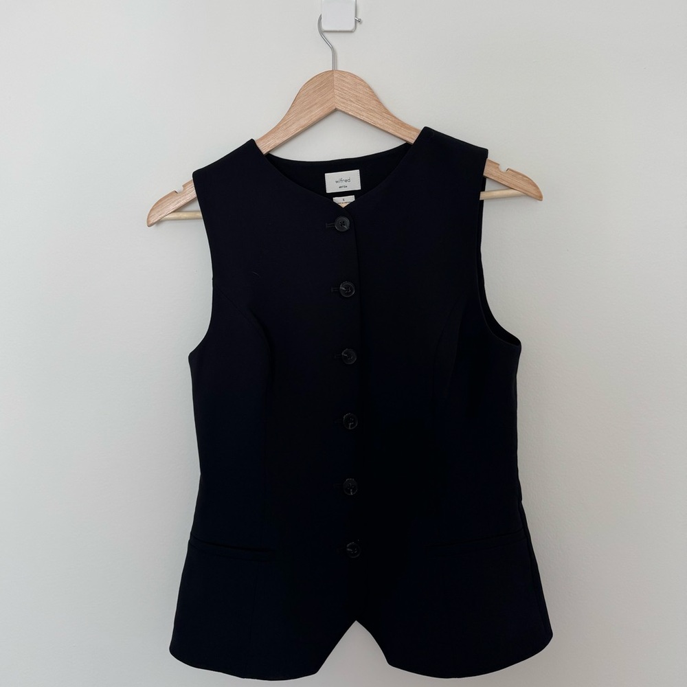 Wilfred Isabella Vest
